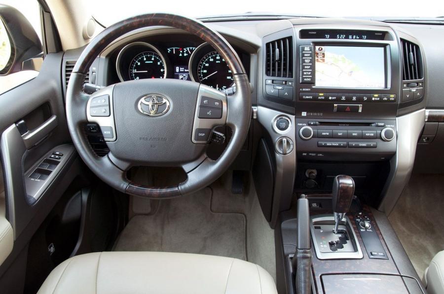  Toyota Land Cruiser 2011 года  (фото 32 из 56)